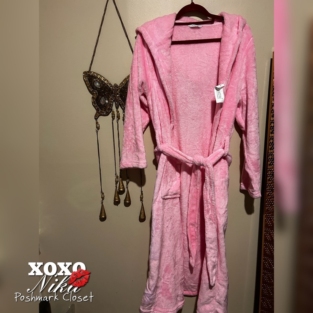 Pink Women's Hooded Robe - Size M very stretchy and comfortable